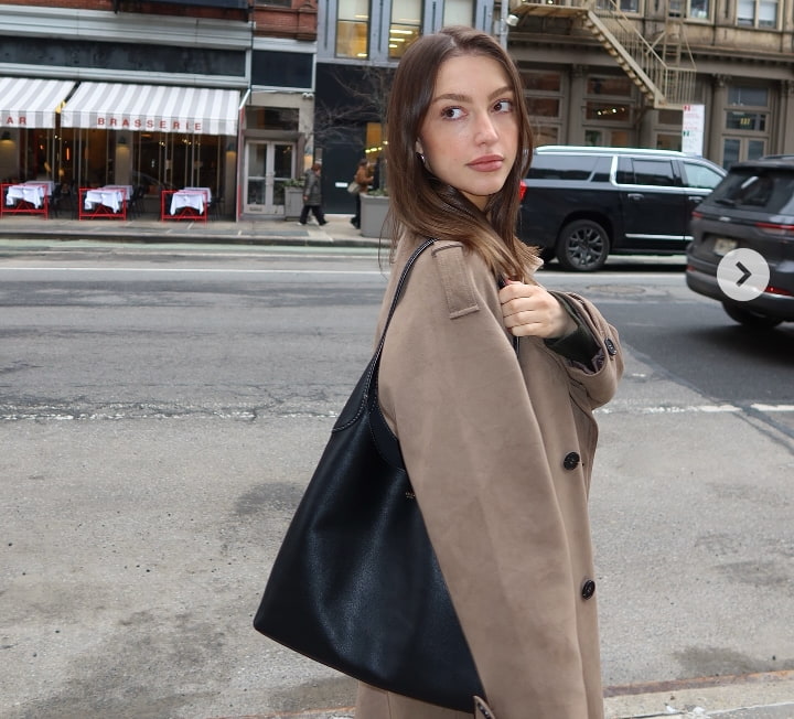 Is Sydney Serena still dating Jake? Biography: Family, Ancestry, Boyfriend, Net Worth